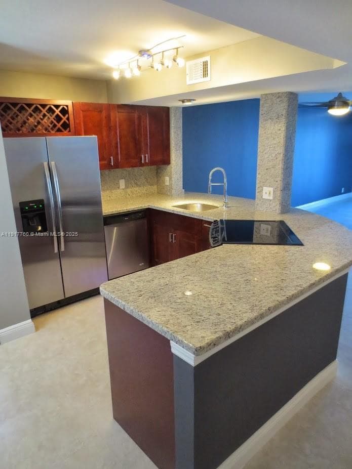 LAKE EMERALD CONDOMINIUM · #203 in Oakland Park - Photo 1