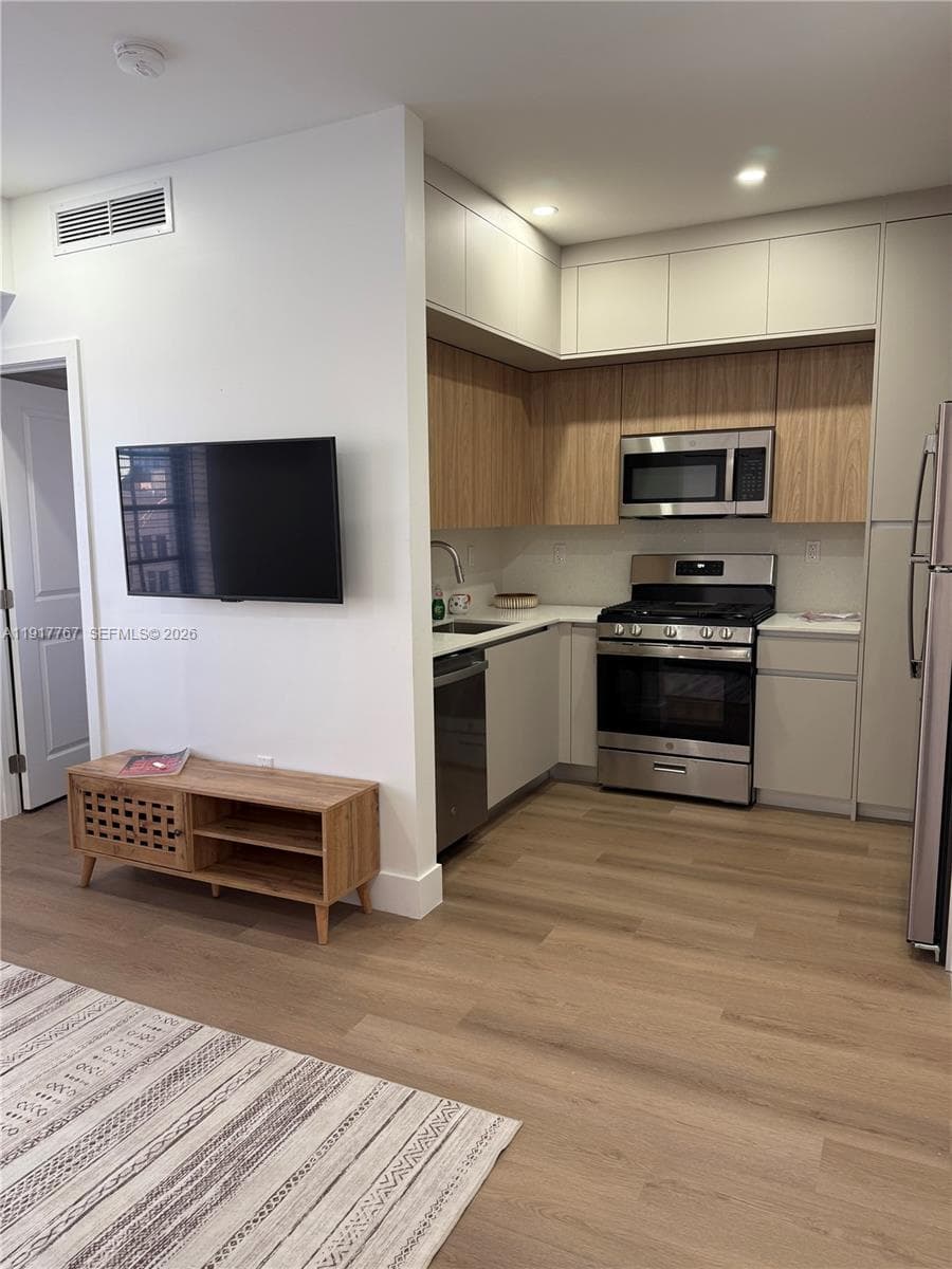 POLO CONDO · #307 in Miami Beach - Photo 3