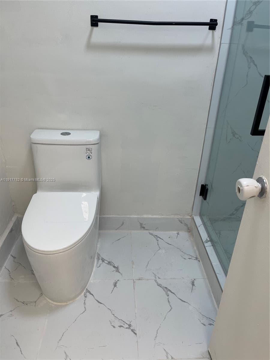 VILLAGE AT DADELAND CONDO · #B213 in Miami - Photo 4