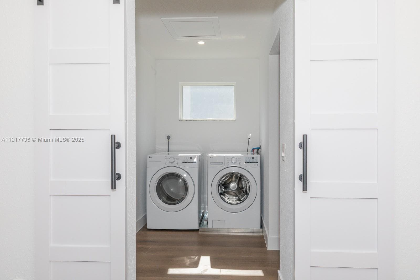 2795 N 40th Ave #1 photo 26