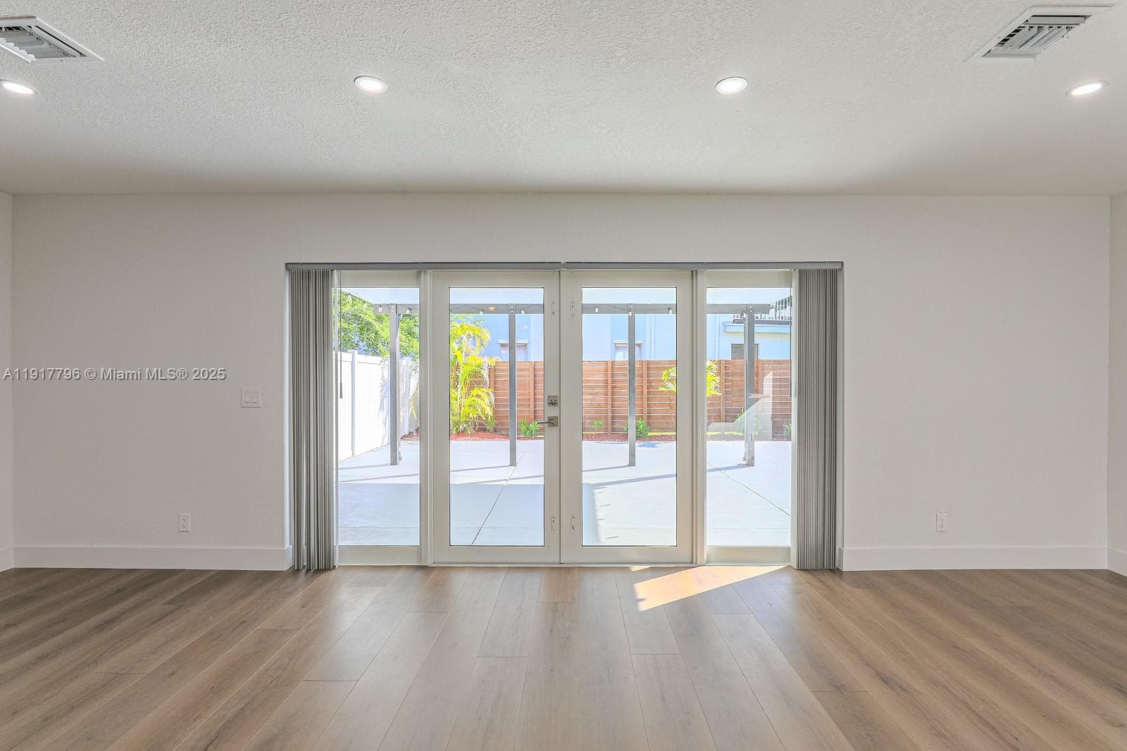 2795 N 40th Ave #1 photo 32
