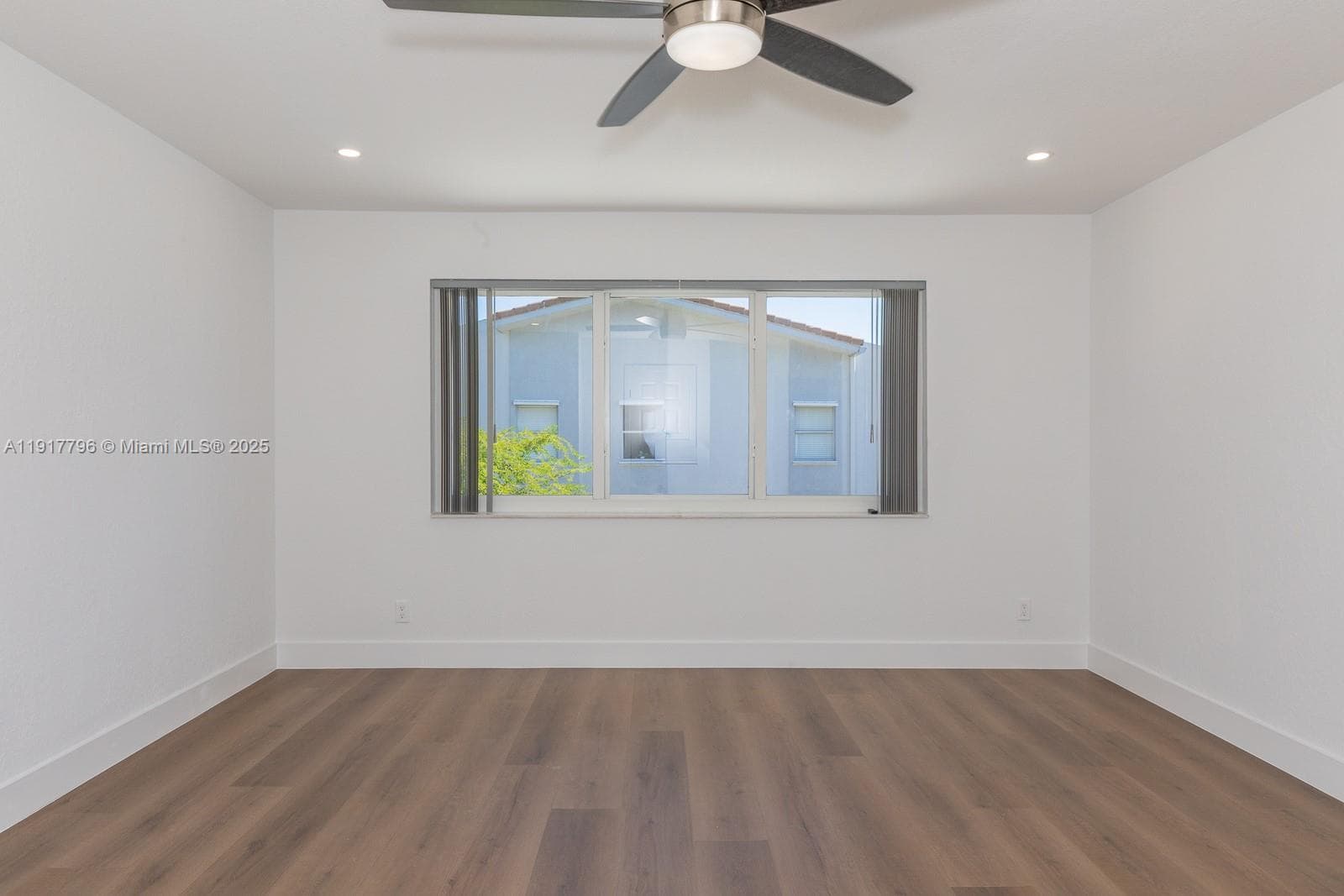 2795 N 40th Ave #1 photo 24