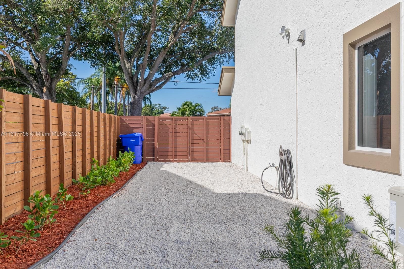 2795 N 40th Ave #1 photo 38