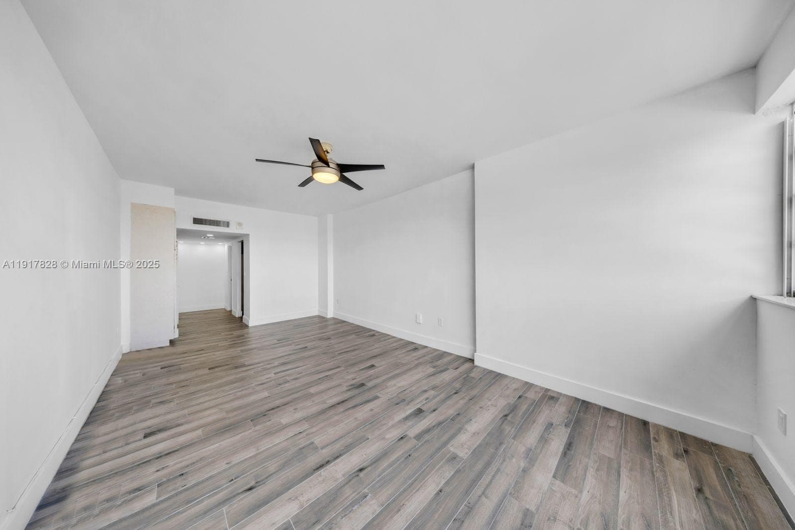 KEYSTONE HARBOR CLUB COND · #1105 in North Miami - Photo 13