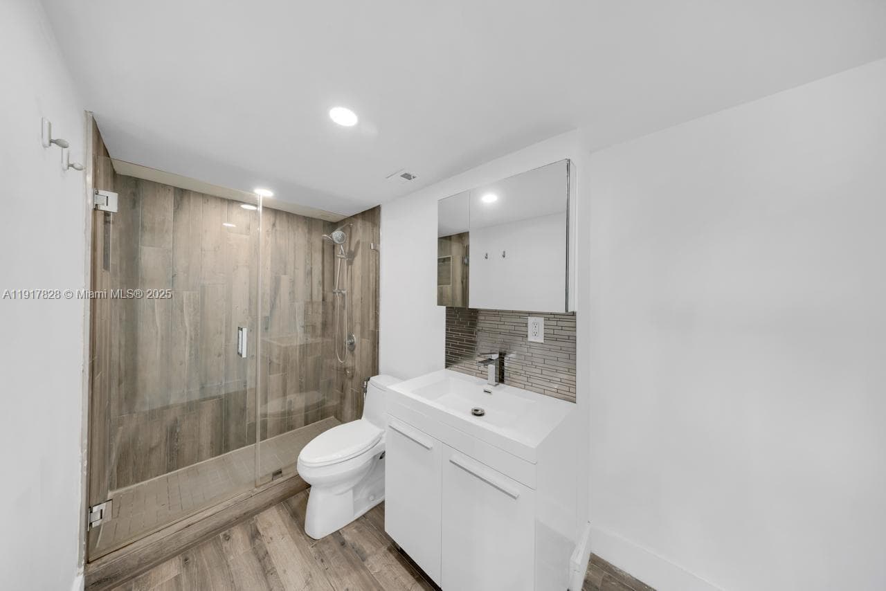 KEYSTONE HARBOR CLUB COND · #1105 in North Miami - Photo 12