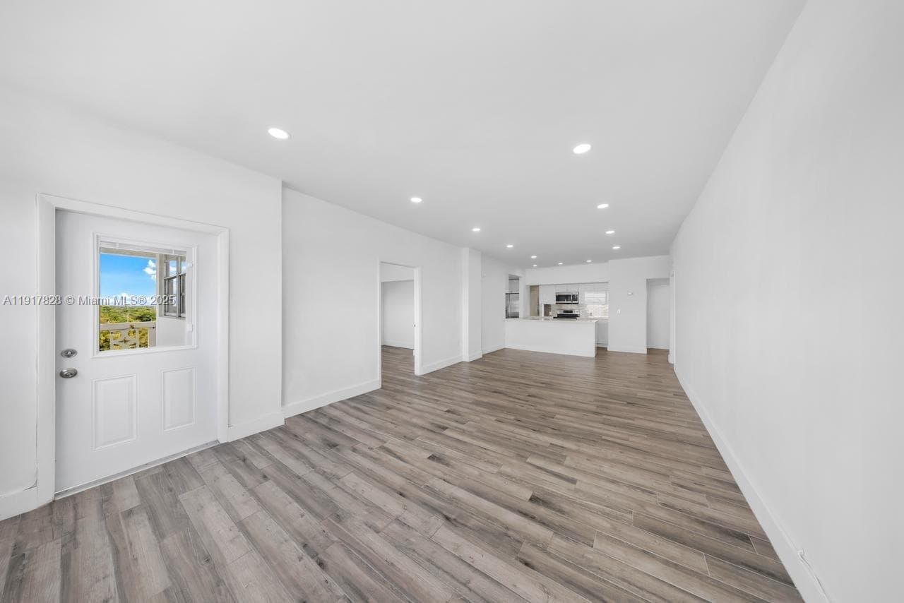 KEYSTONE HARBOR CLUB COND · #1105 in North Miami - Photo 7