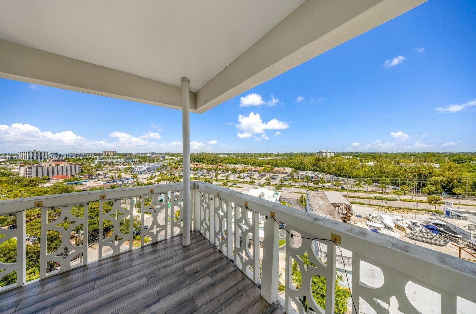 KEYSTONE HARBOR CLUB COND · #1105 in North Miami - Photo 3