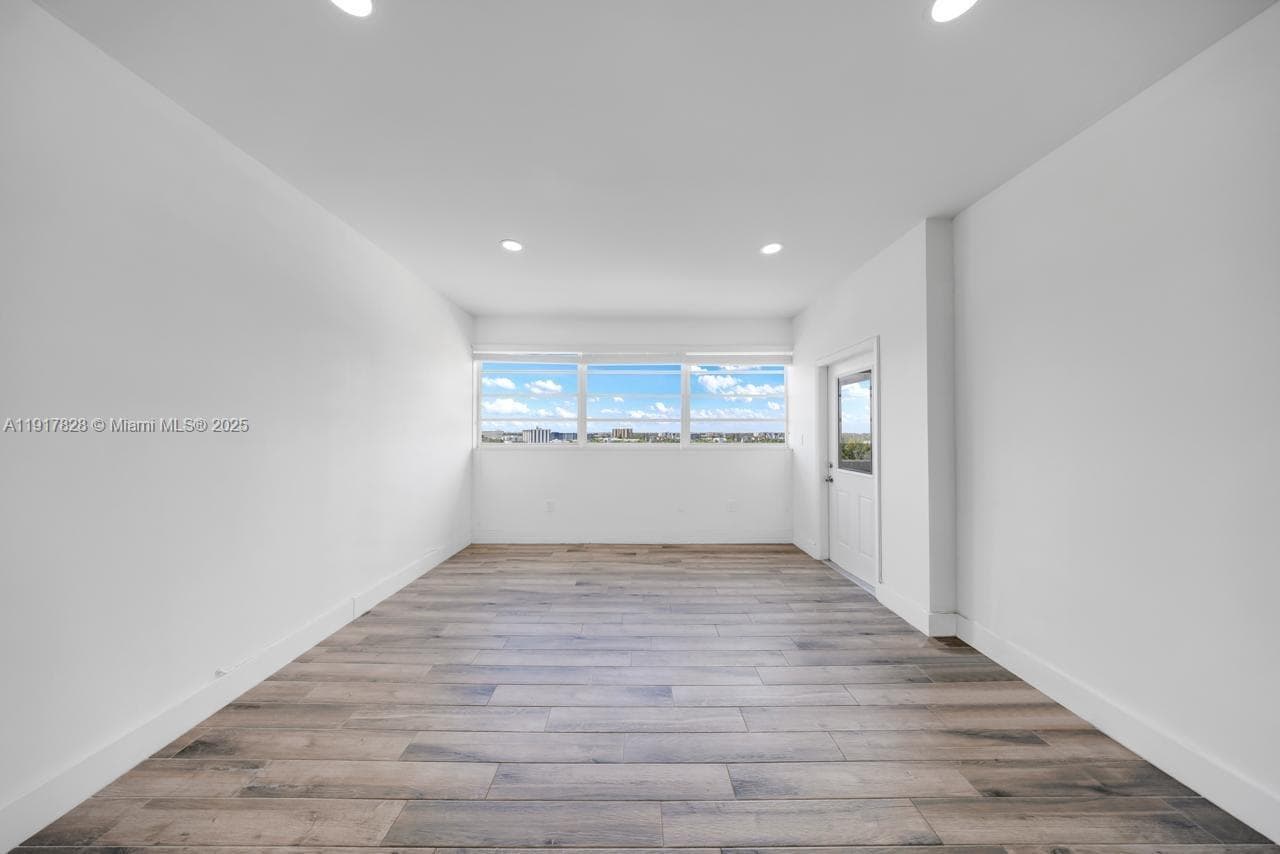 KEYSTONE HARBOR CLUB COND · #1105 in North Miami - Photo 9