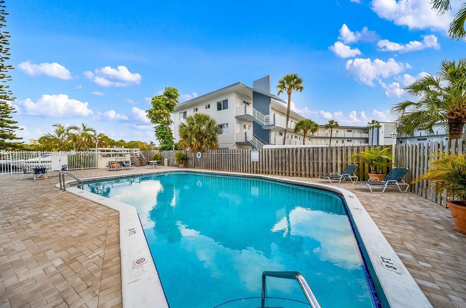 KEYSTONE HARBOR CLUB COND · #1105 in North Miami - Photo 19