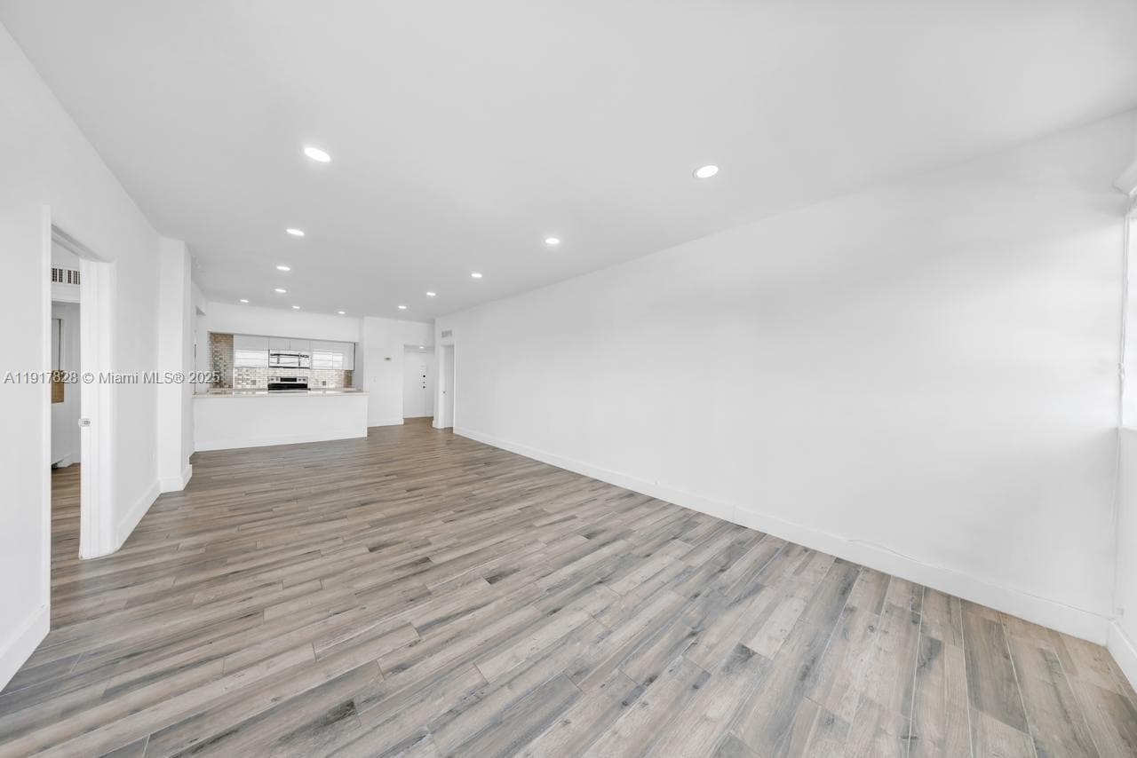 KEYSTONE HARBOR CLUB COND · #1105 in North Miami - Photo 8