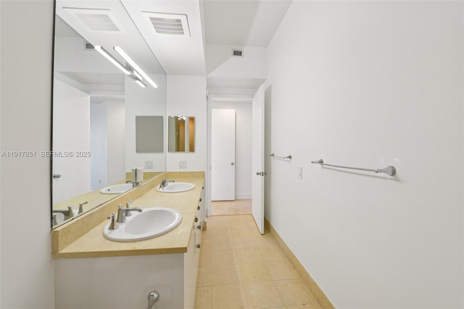 TURNBERRY VILLAGE SO TOWER · #402 in Aventura - Photo 16