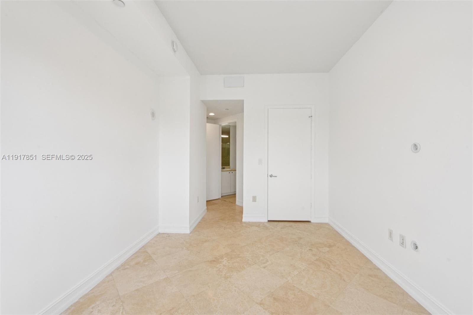 TURNBERRY VILLAGE SO TOWER · #402 in Aventura - Photo 22