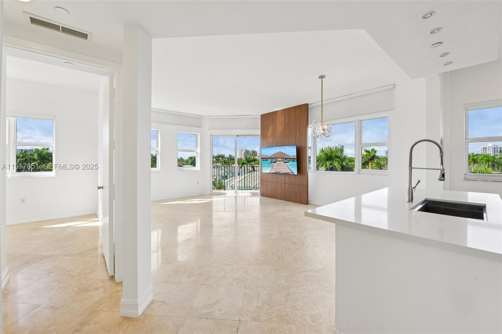 TURNBERRY VILLAGE SO TOWER · #402 in Aventura - Photo 10