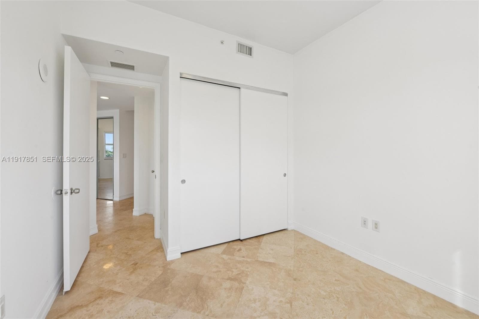 TURNBERRY VILLAGE SO TOWER · #402 in Aventura - Photo 18