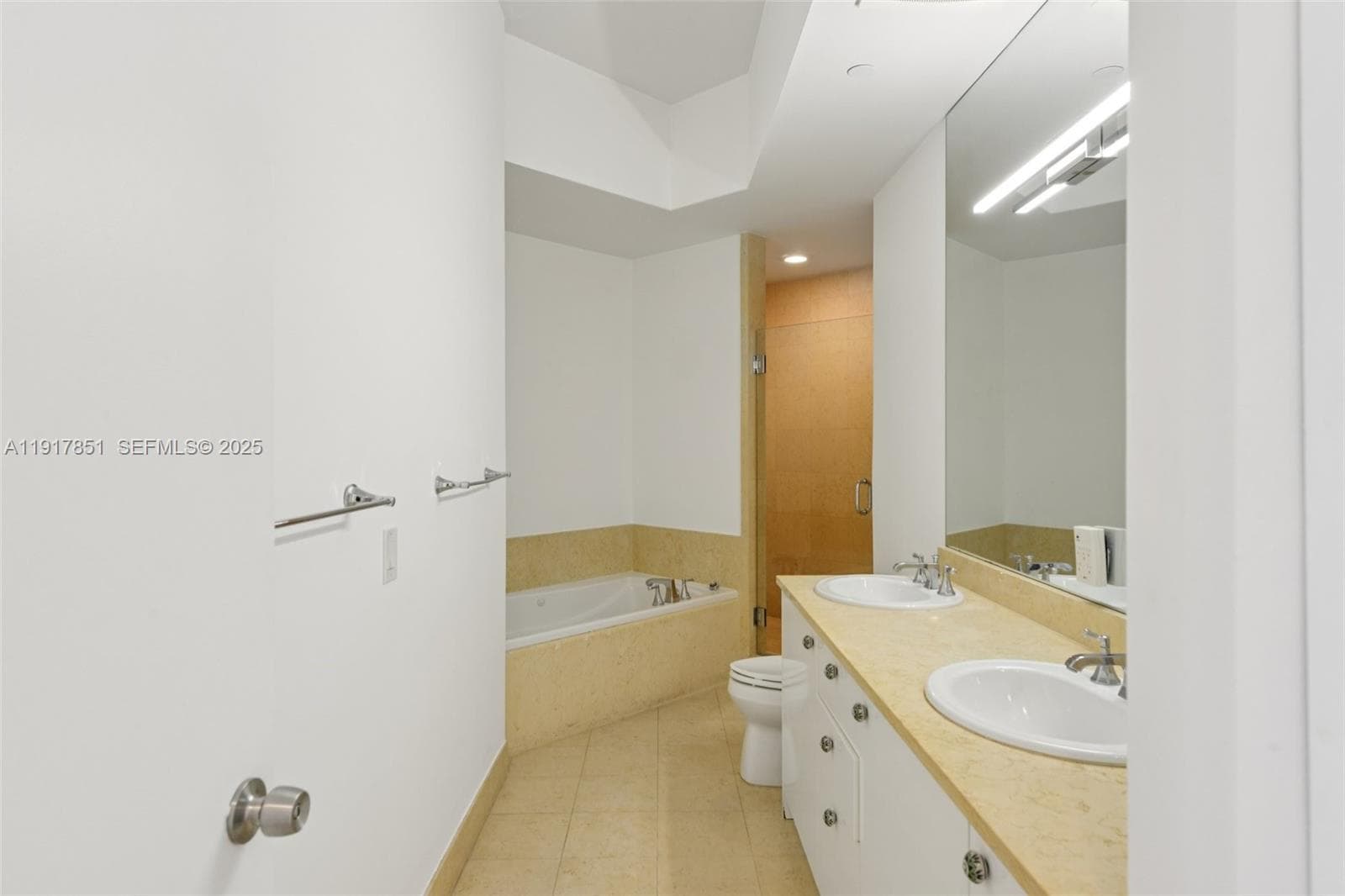 TURNBERRY VILLAGE SO TOWER · #402 in Aventura - Photo 15