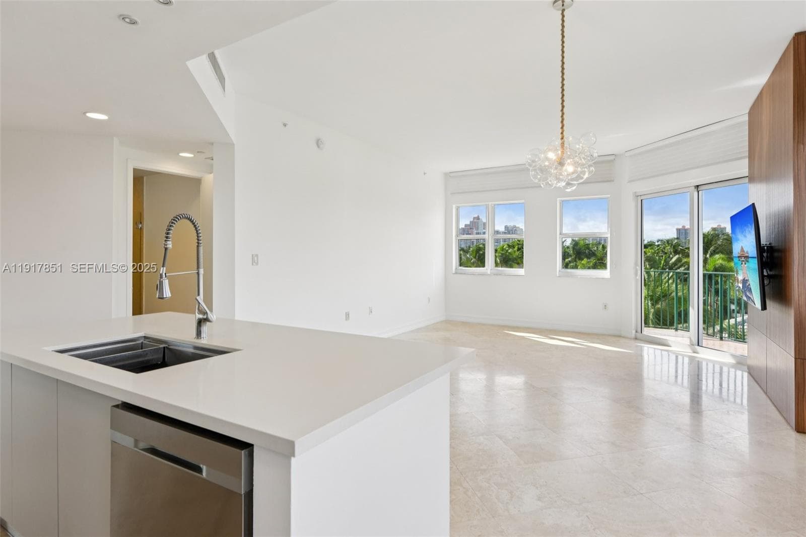 TURNBERRY VILLAGE SO TOWER · #402 in Aventura - Photo 8