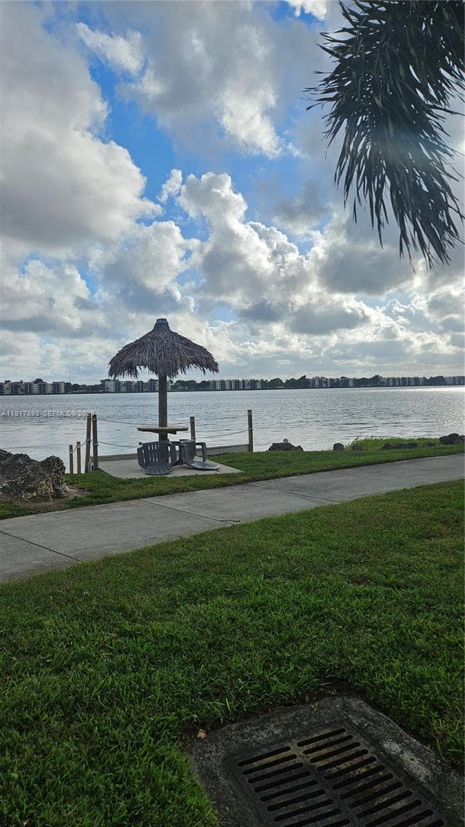 LAKE EMERALD CONDOMINIUM · #311 in Oakland Park - Photo 27