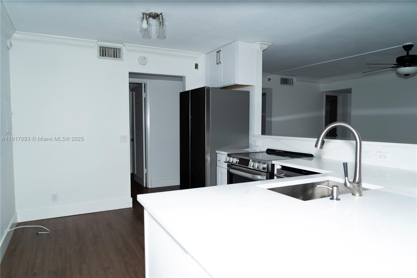 LAKE EMERALD CONDOMINIUM · #311 in Oakland Park - Photo 42