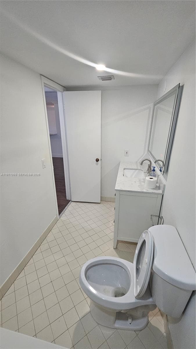 LAKE EMERALD CONDOMINIUM · #311 in Oakland Park - Photo 12