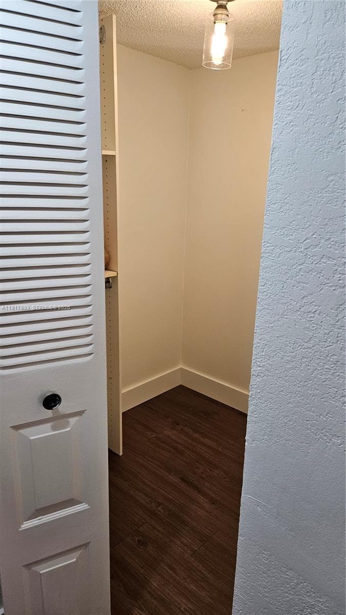 LAKE EMERALD CONDOMINIUM · #311 in Oakland Park - Photo 9