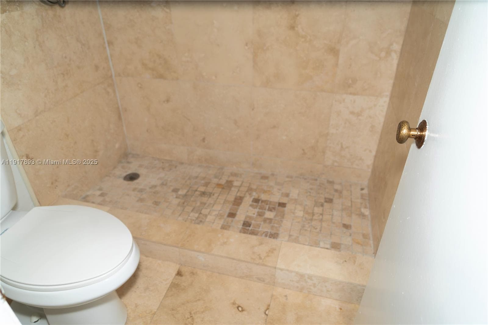 LAKE EMERALD CONDOMINIUM · #311 in Oakland Park - Photo 34