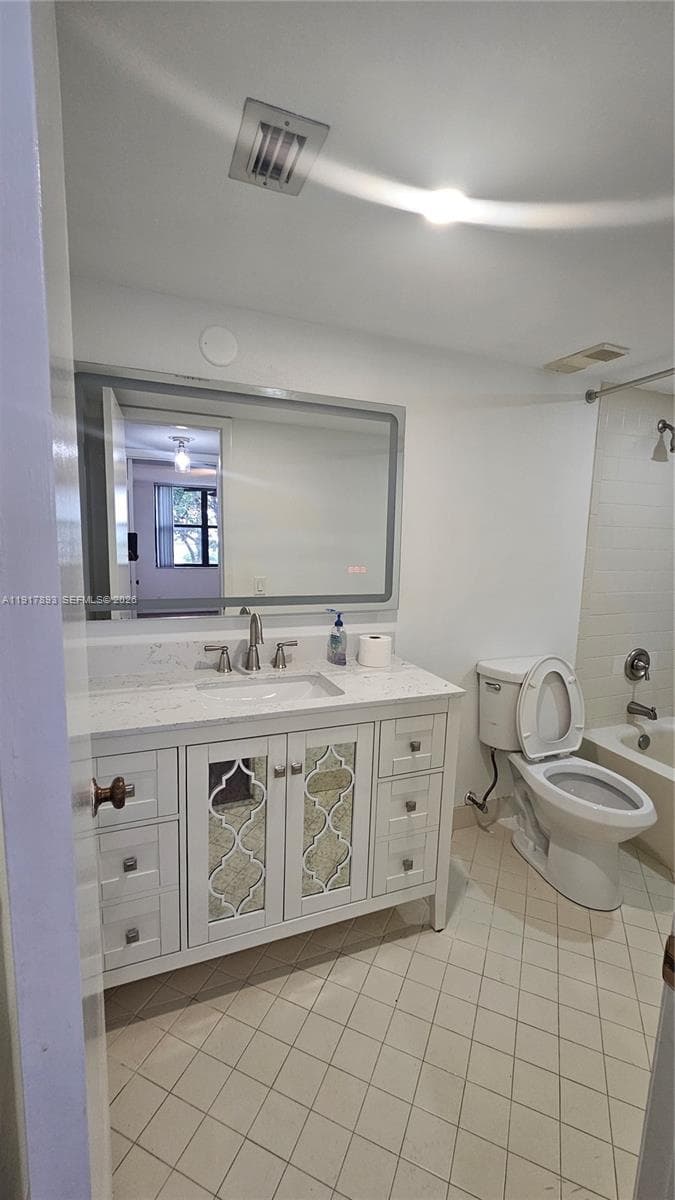 LAKE EMERALD CONDOMINIUM · #311 in Oakland Park - Photo 10