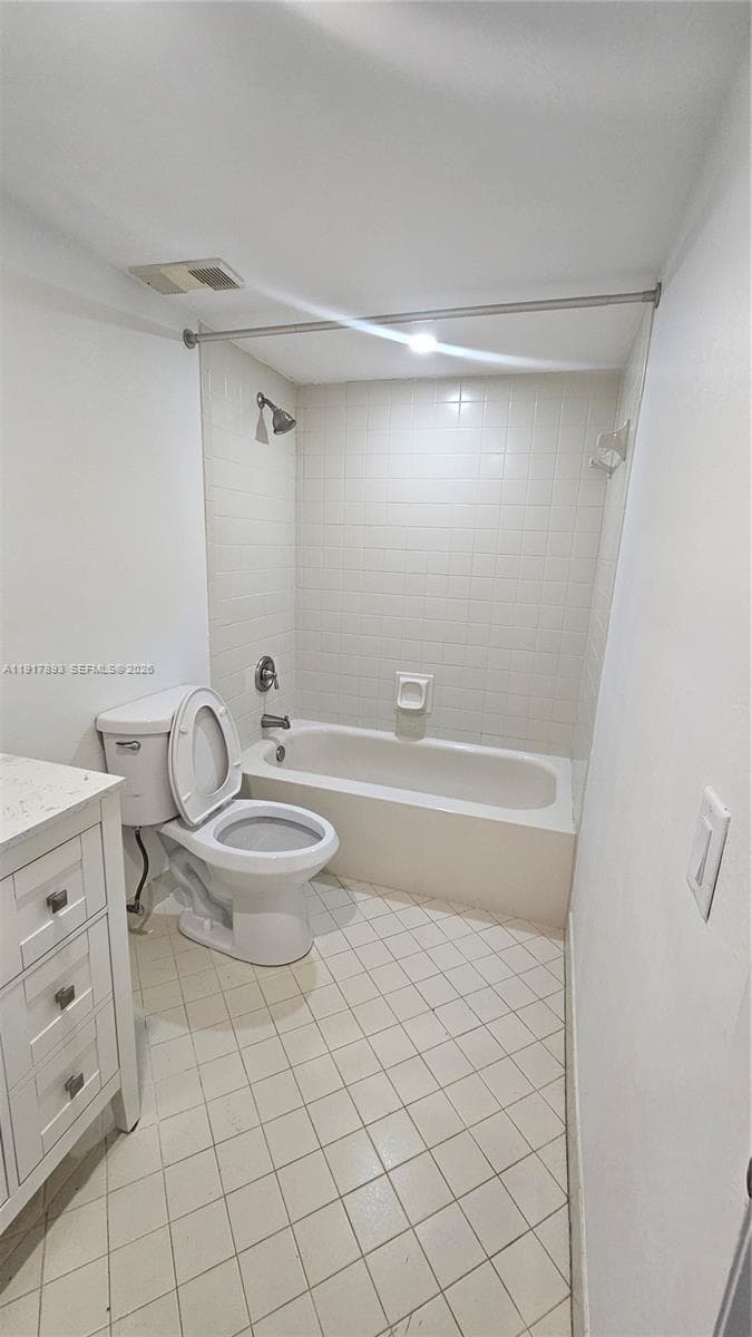 LAKE EMERALD CONDOMINIUM · #311 in Oakland Park - Photo 11