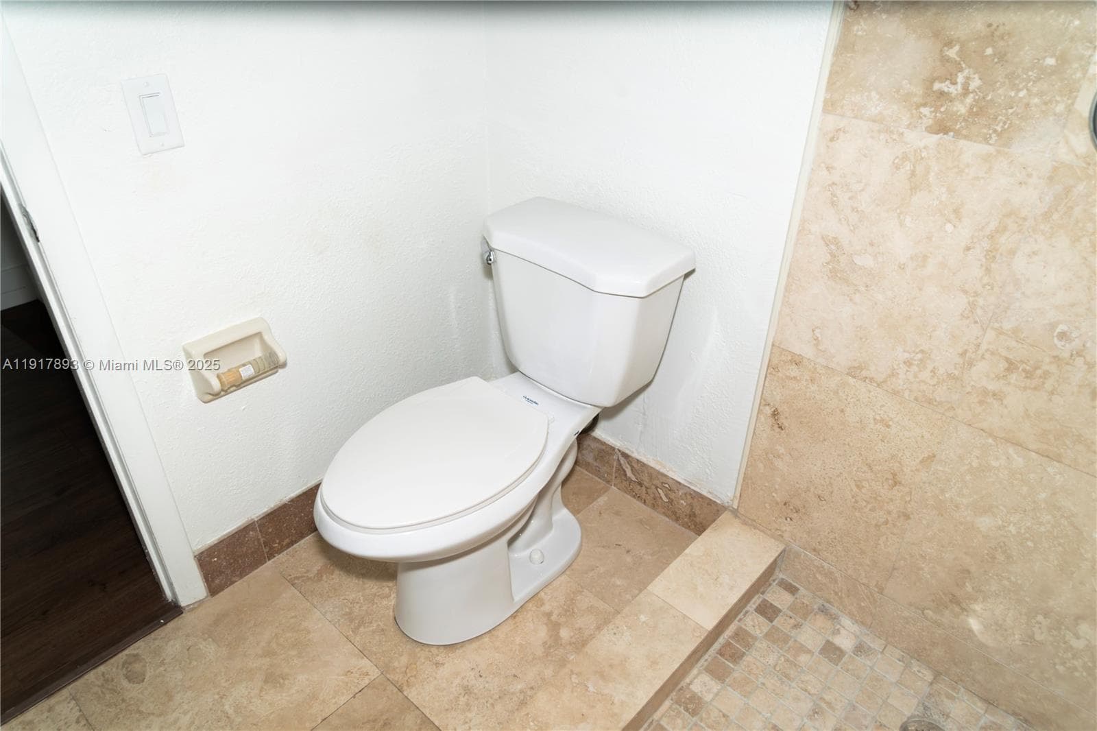 LAKE EMERALD CONDOMINIUM · #311 in Oakland Park - Photo 31