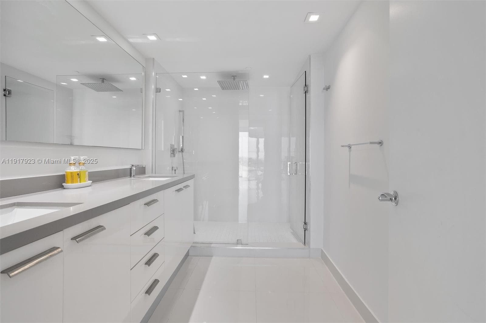 BEACH CLUB · #1708 in Hallandale Beach - Photo 21