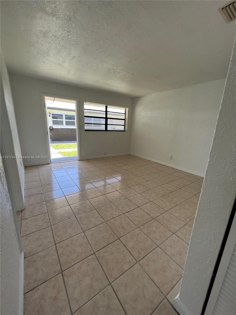 FOSTER PARK · #1 in Hallandale Beach - Photo 4