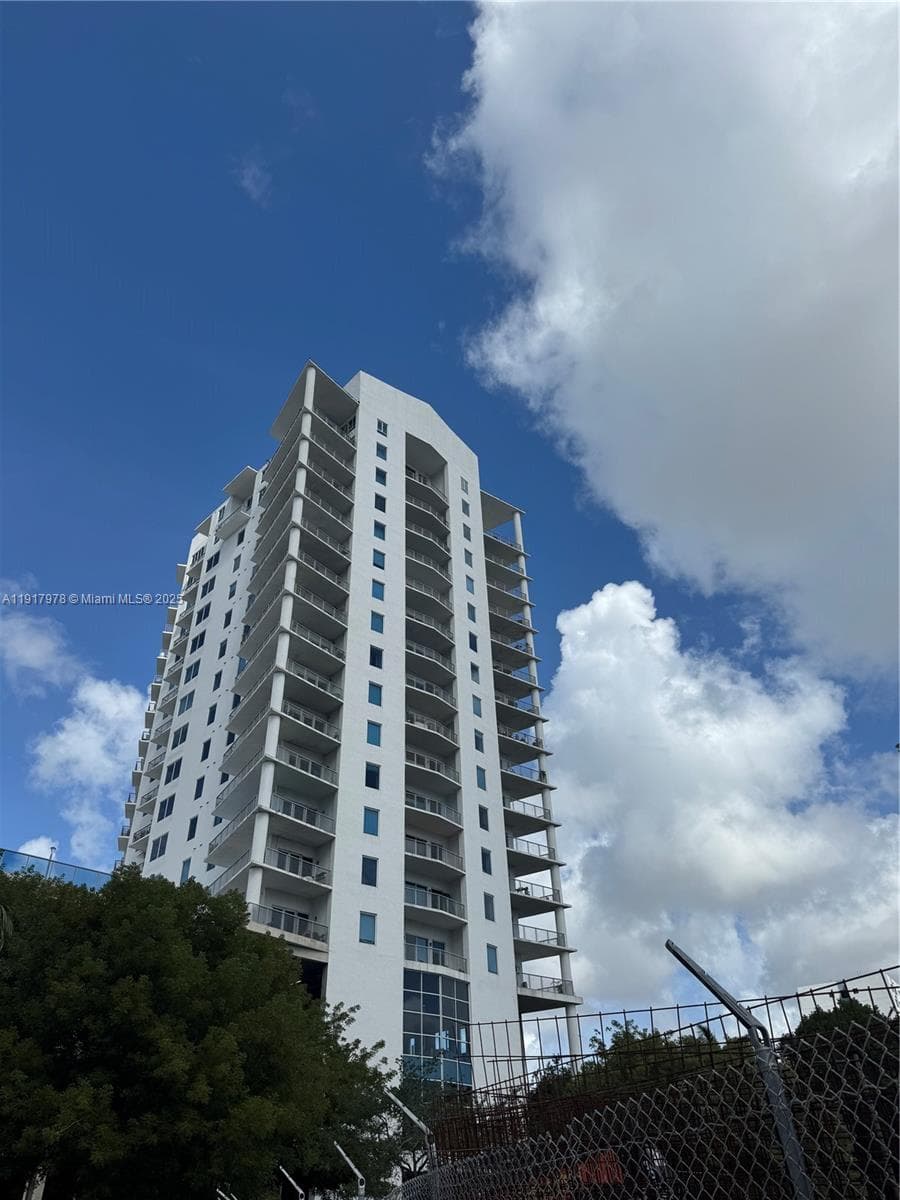NEO CONDO · #712 in Miami - Photo 2