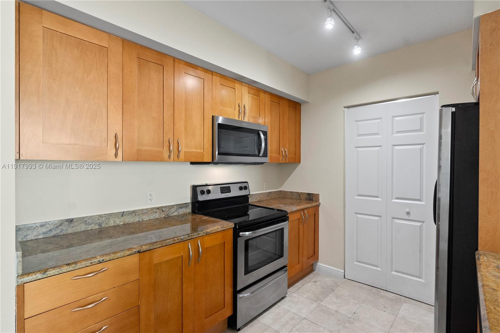DUO CONDOMINIUM WEST · #705W in Hallandale Beach - Photo 7