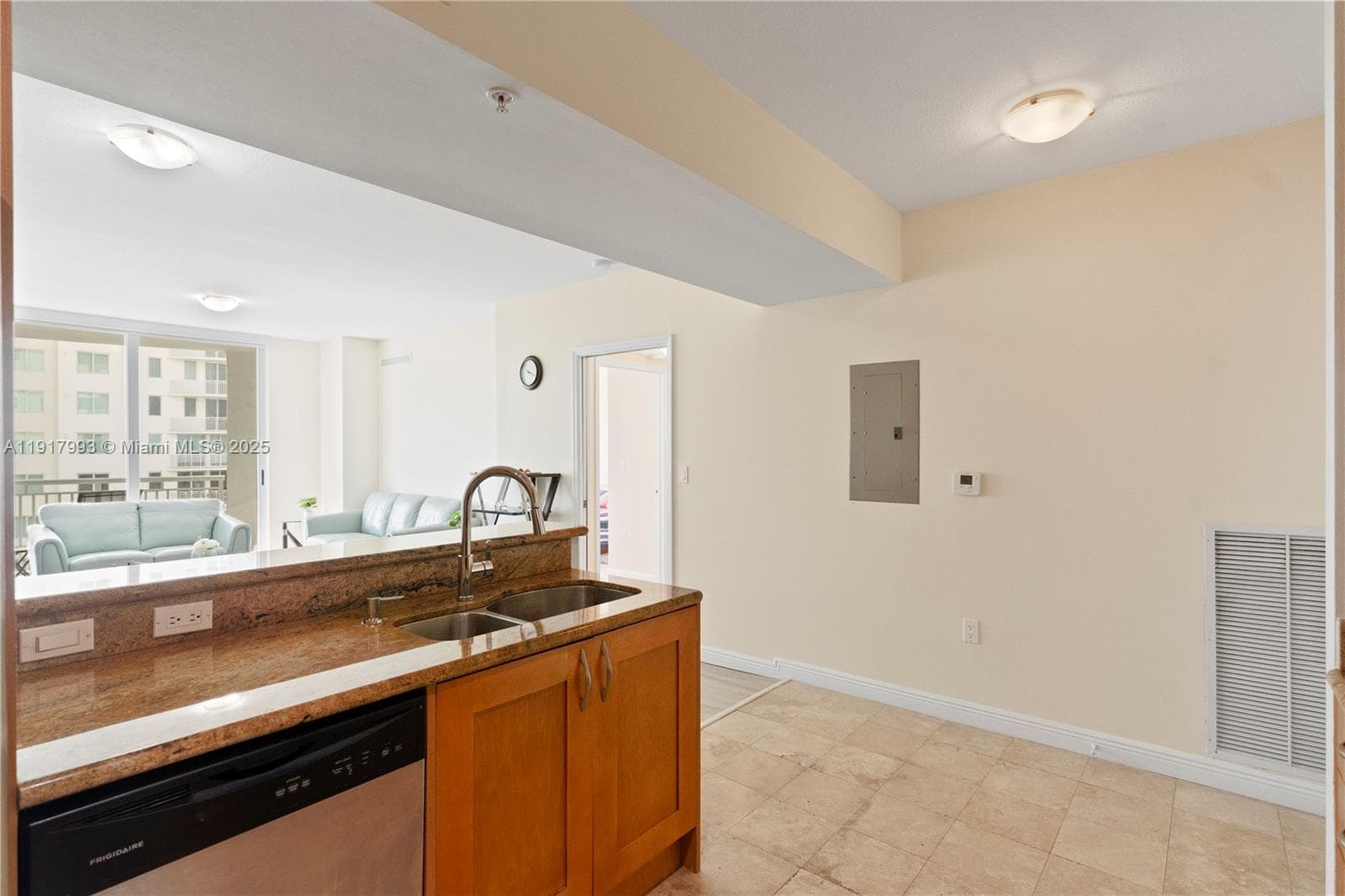 DUO CONDOMINIUM WEST · #705W in Hallandale Beach - Photo 11
