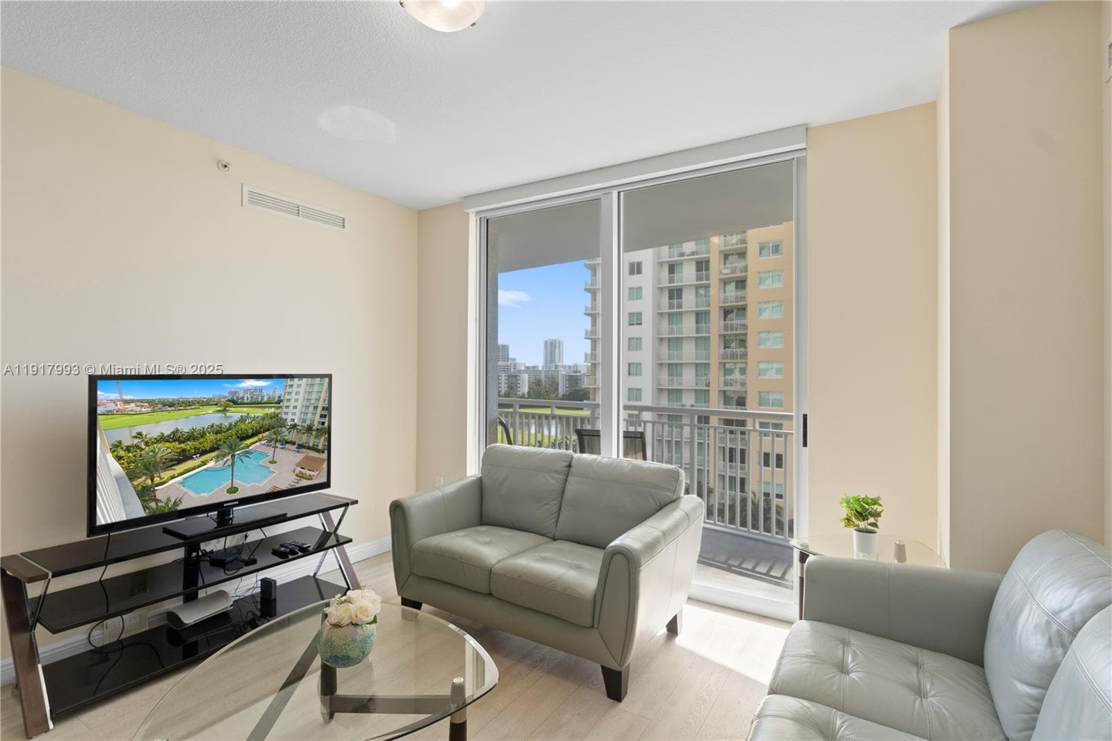 DUO CONDOMINIUM WEST · #705W in Hallandale Beach - Photo 4