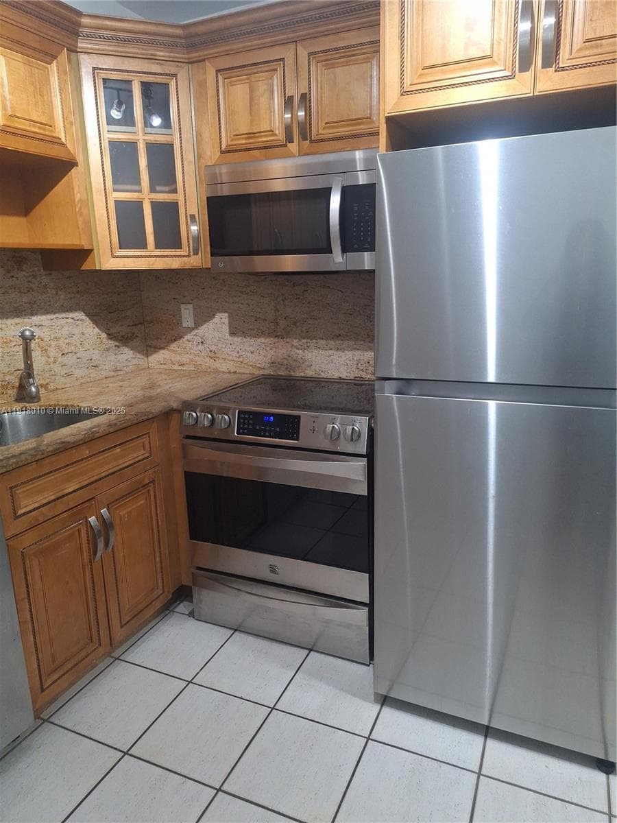 THE ISLES CONDO · #205 in Sunny Isles Beach - Photo 13