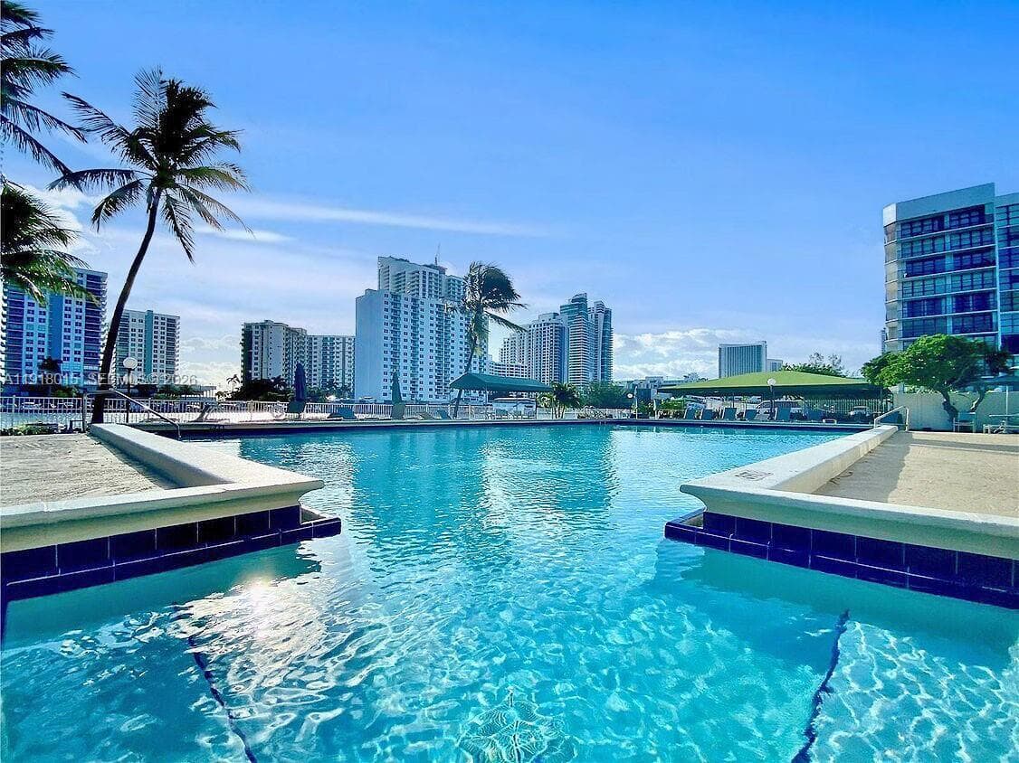 Oceanview Park Condo · #431 in Hallandale Beach - Photo 48