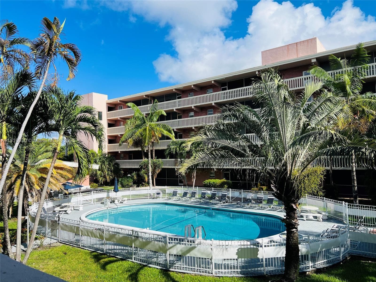 El Dorado Plaza West · #14E in Hallandale Beach - Photo 17