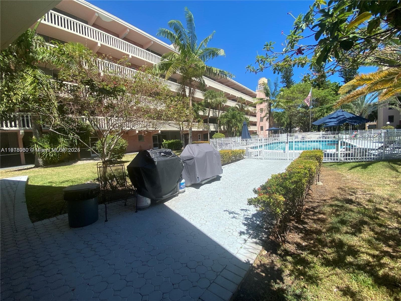 El Dorado Plaza West · #14E in Hallandale Beach - Photo 15