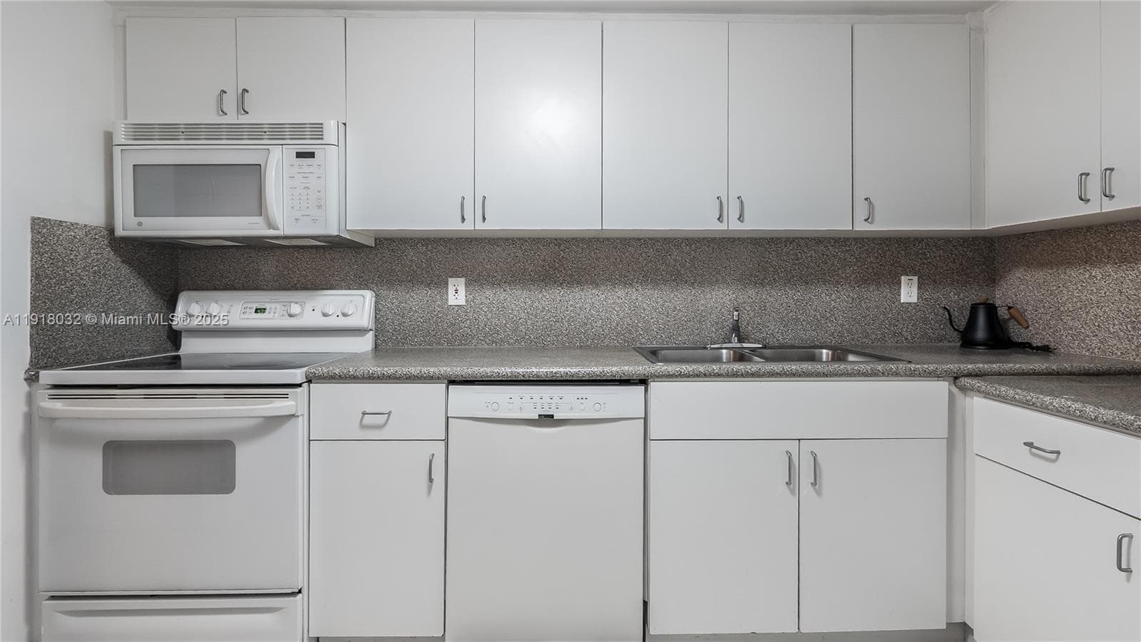 SURFSIDE PALMS CONDO · #103 in Surfside - Photo 8