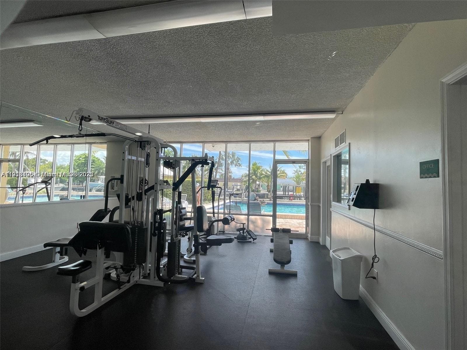 VECINO DEL MAR CONDO · #1509 in North Miami - Photo 2