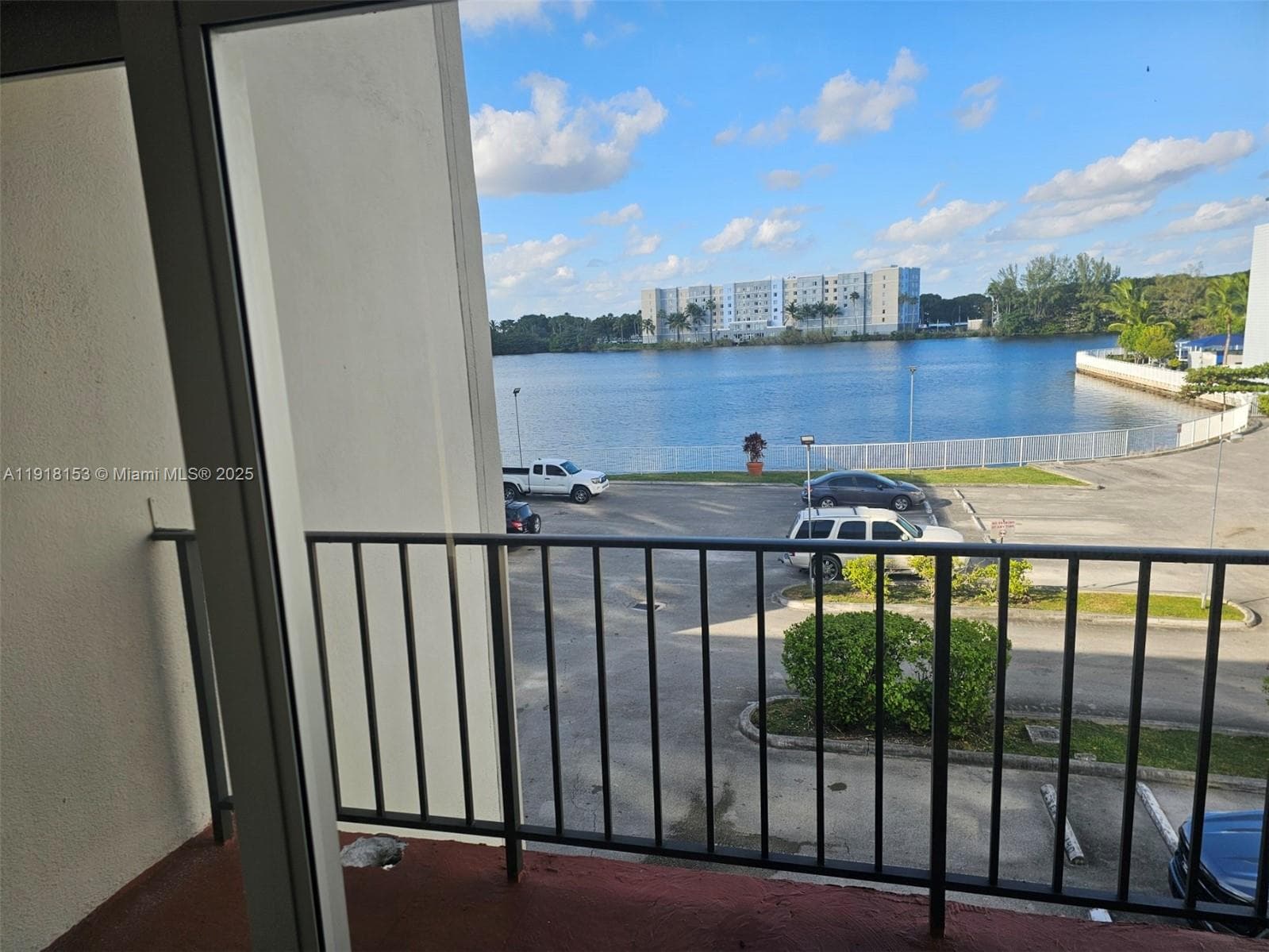 EL LAGO CONDO · #E302 in Miami - Photo 2