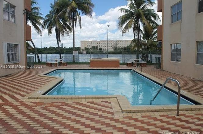 EL LAGO CONDO · #E302 in Miami - Photo 36