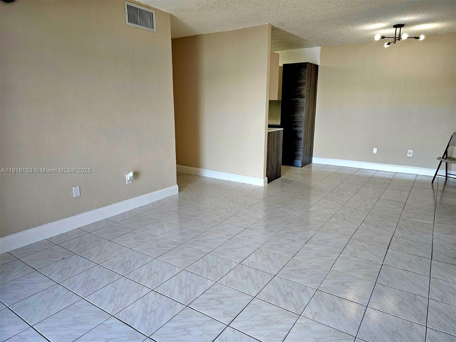 EL LAGO CONDO · #E302 in Miami - Photo 24
