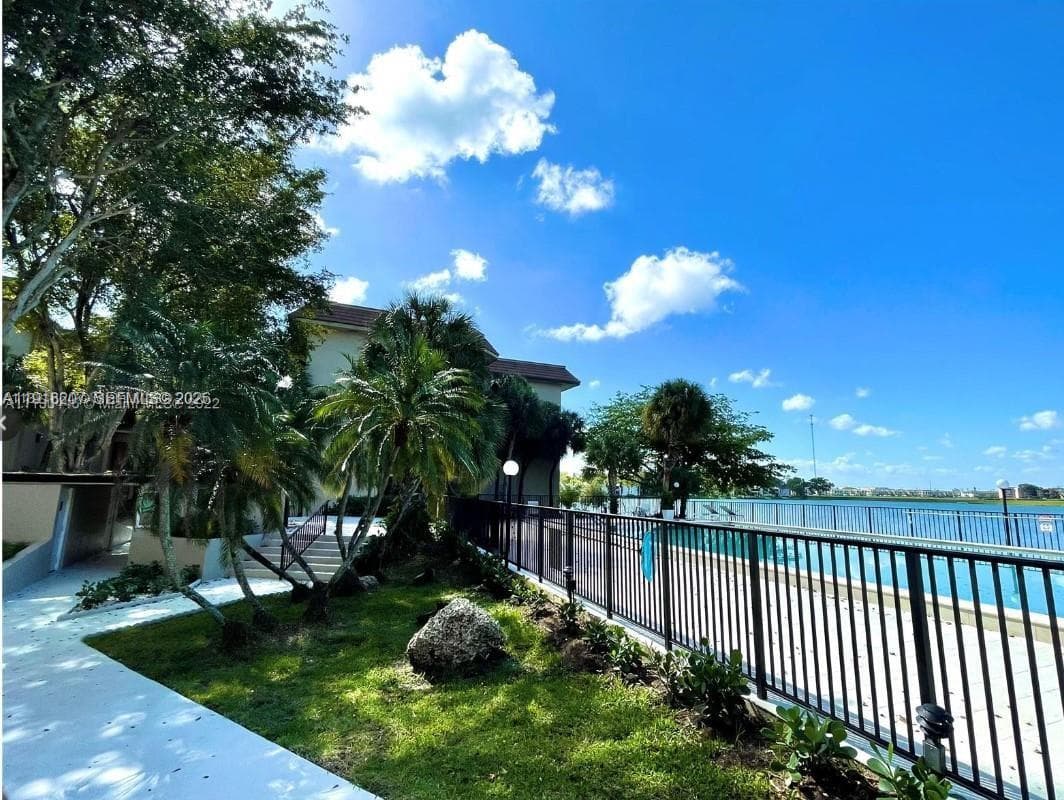 SUMMETREE CONDOMINIUMS · #306-7 in Miami - Photo 16