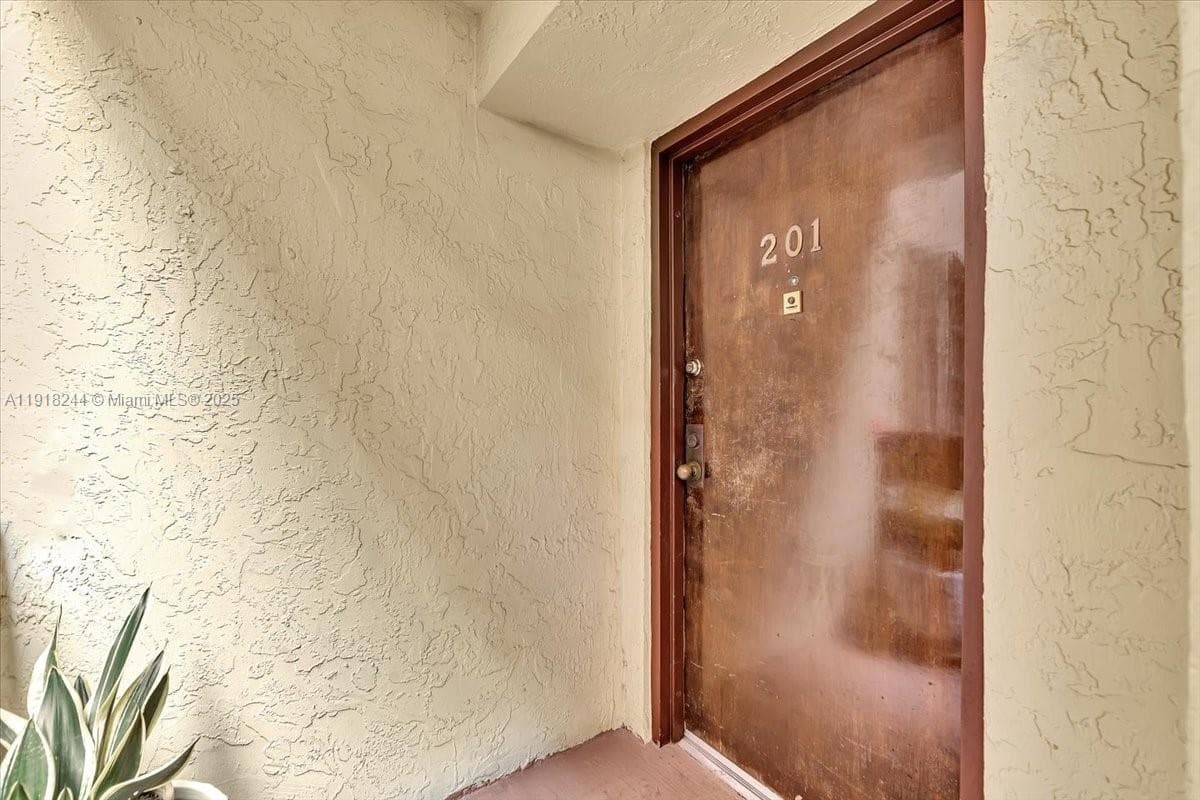 KENLAND BEND NORTH CONDO · #H201 in Miami - Photo 3