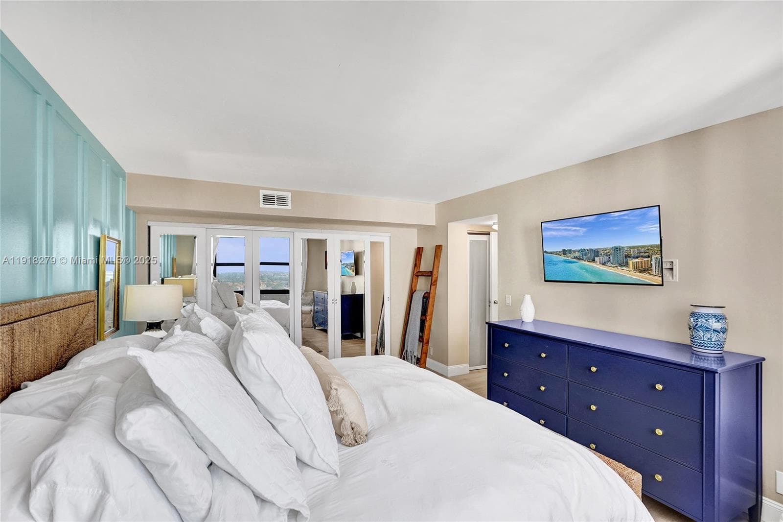CATANIA CONDO · #1807 (available) in Hollywood - Photo 26
