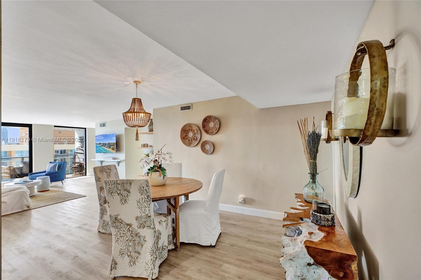 CATANIA CONDO · #1807 (available) in Hollywood - Photo 7