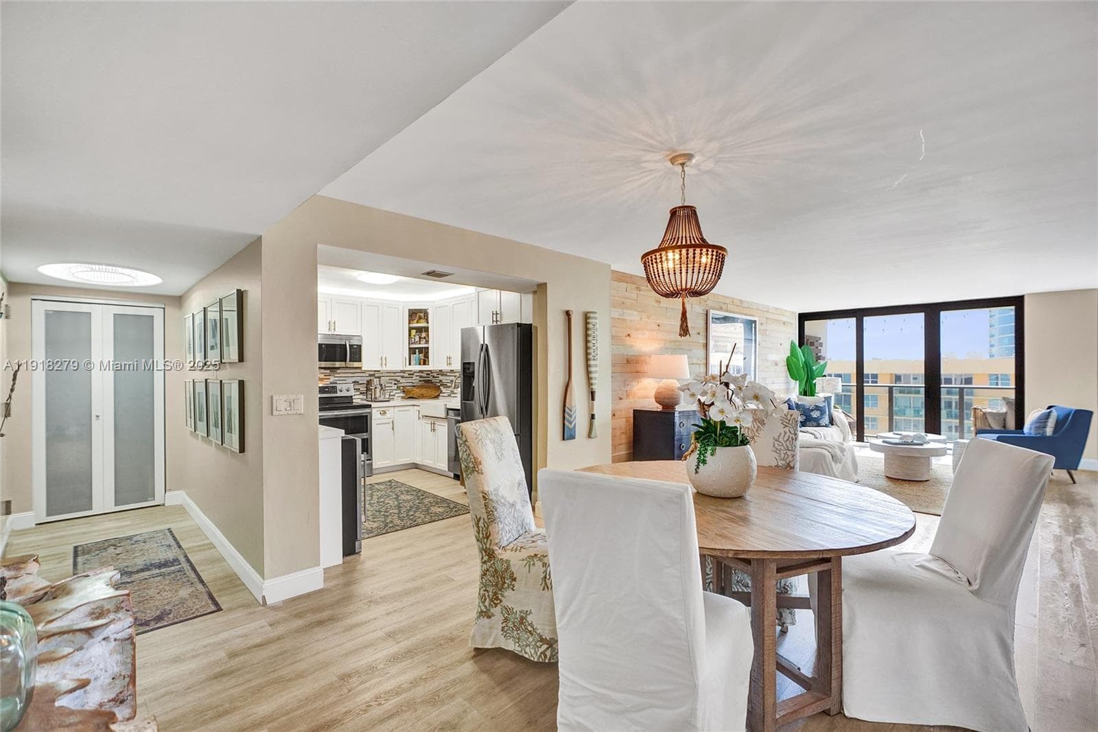 CATANIA CONDO · #1807 (available) in Hollywood - Photo 9