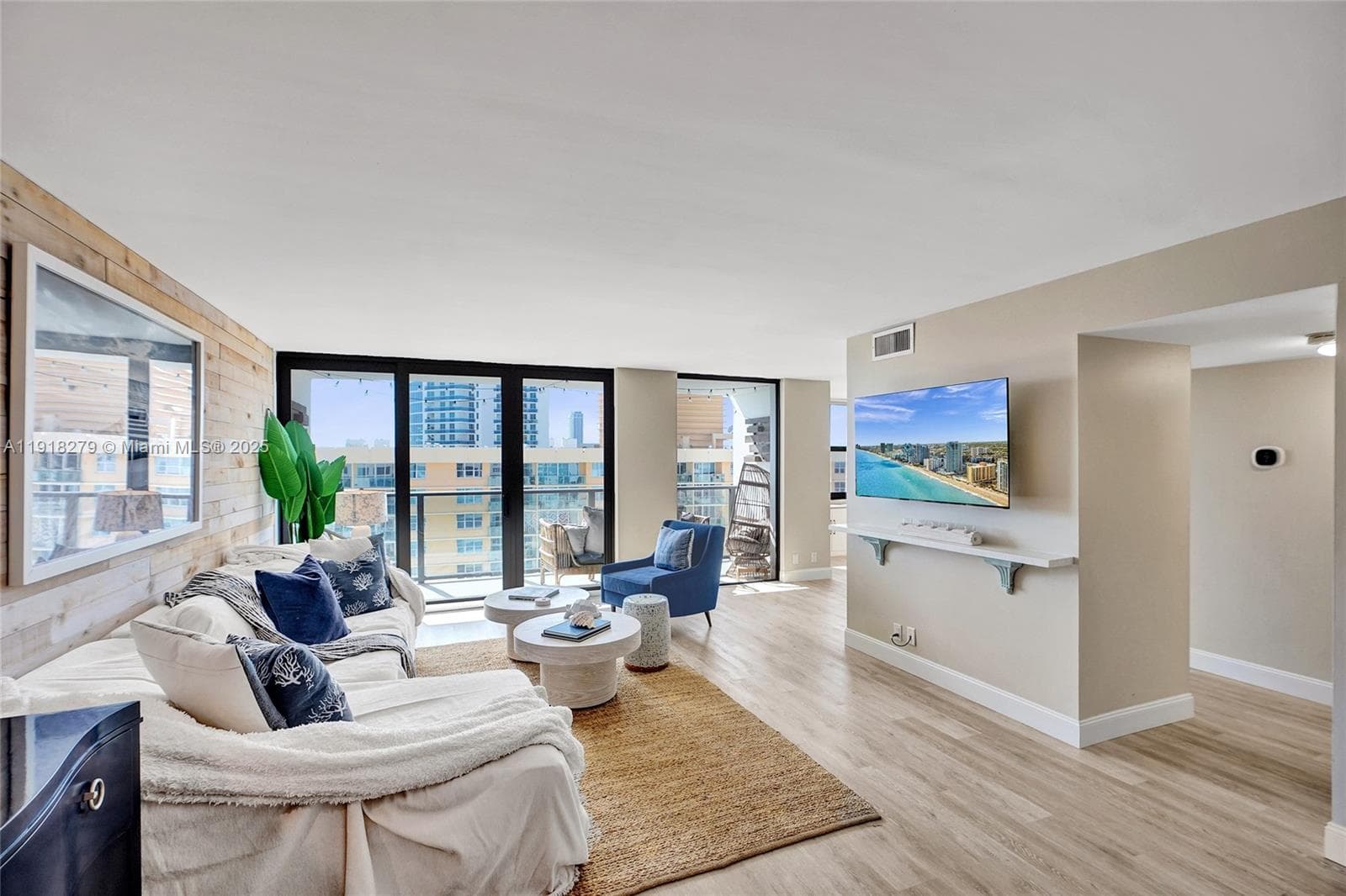 CATANIA CONDO · #1807 (available) in Hollywood - Photo 10