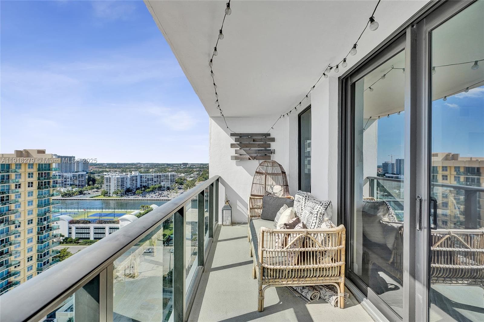 CATANIA CONDO · #1807 (available) in Hollywood - Photo 11